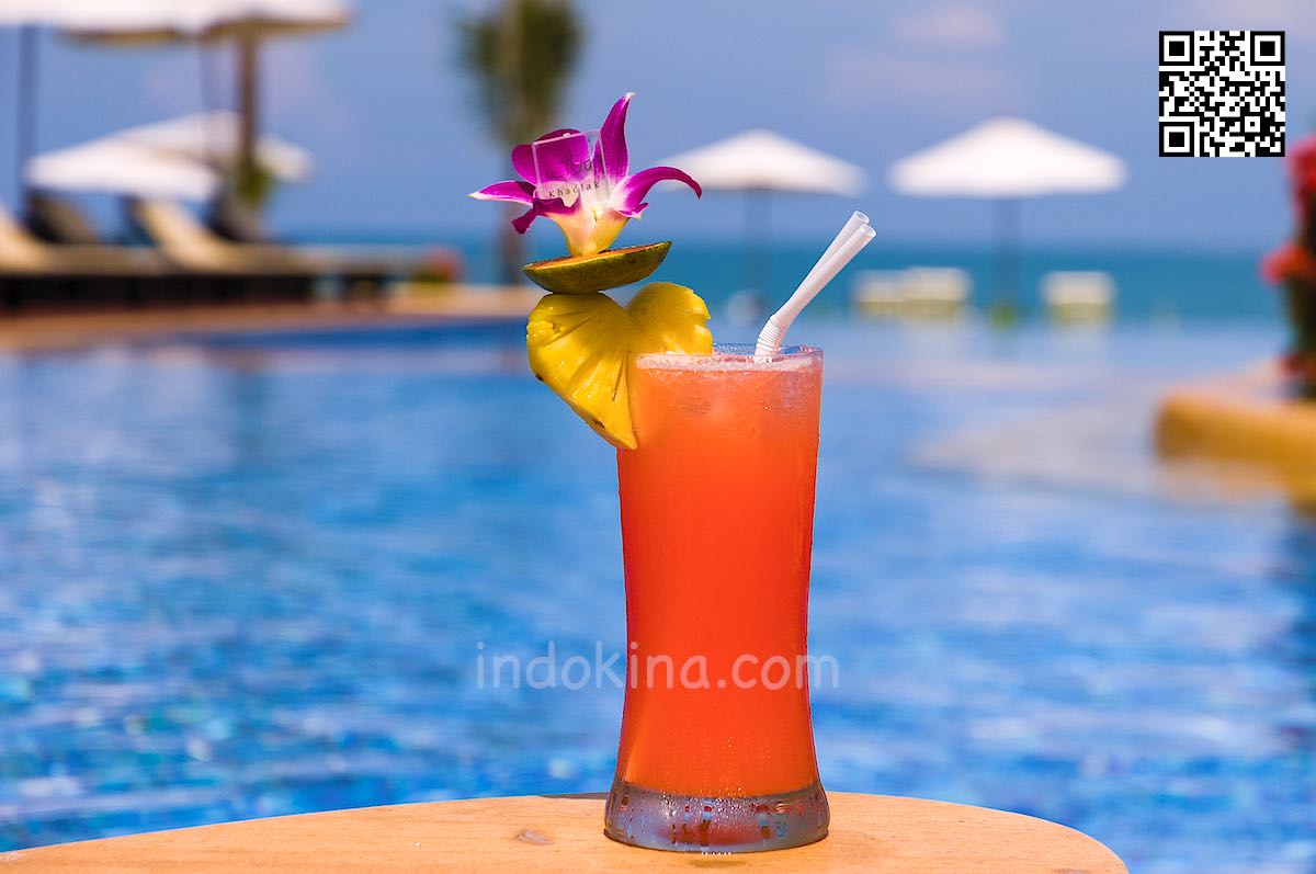 Thailand Khao Lak Mai Thai drink pool